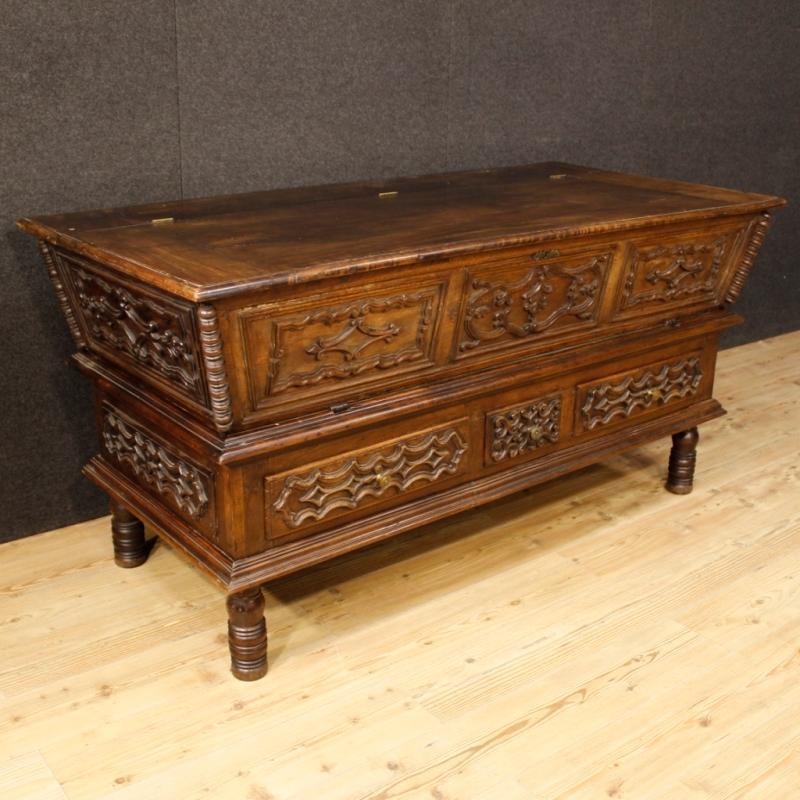 Antique Italian Kitchen Cupboard In Walnut Wood From 18th Century