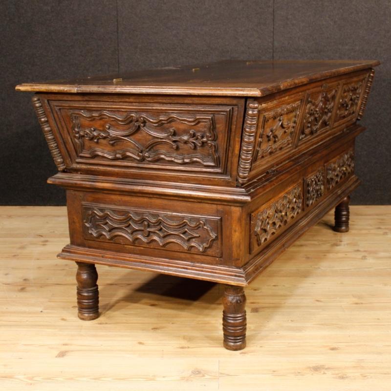 Antique Italian Kitchen Cupboard In Walnut Wood From 18th Century