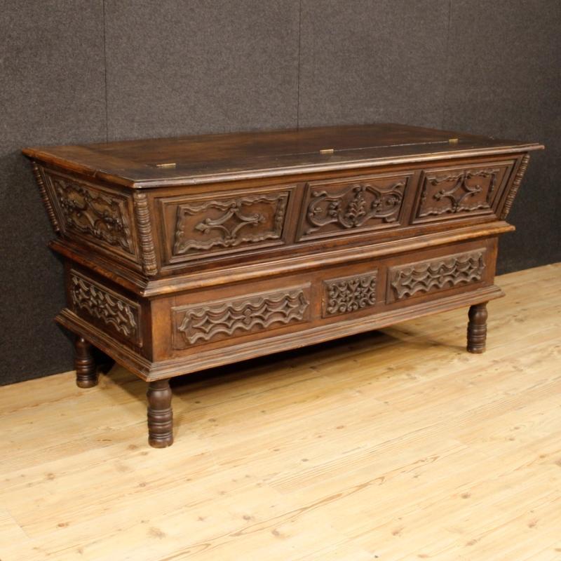 Antique Italian Kitchen Cupboard In Walnut Wood From 18th Century