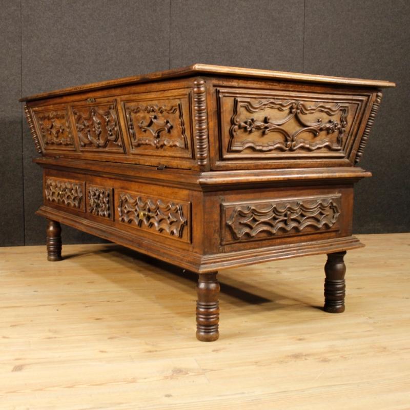 Antique Italian Kitchen Cupboard In Walnut Wood From 18th Century