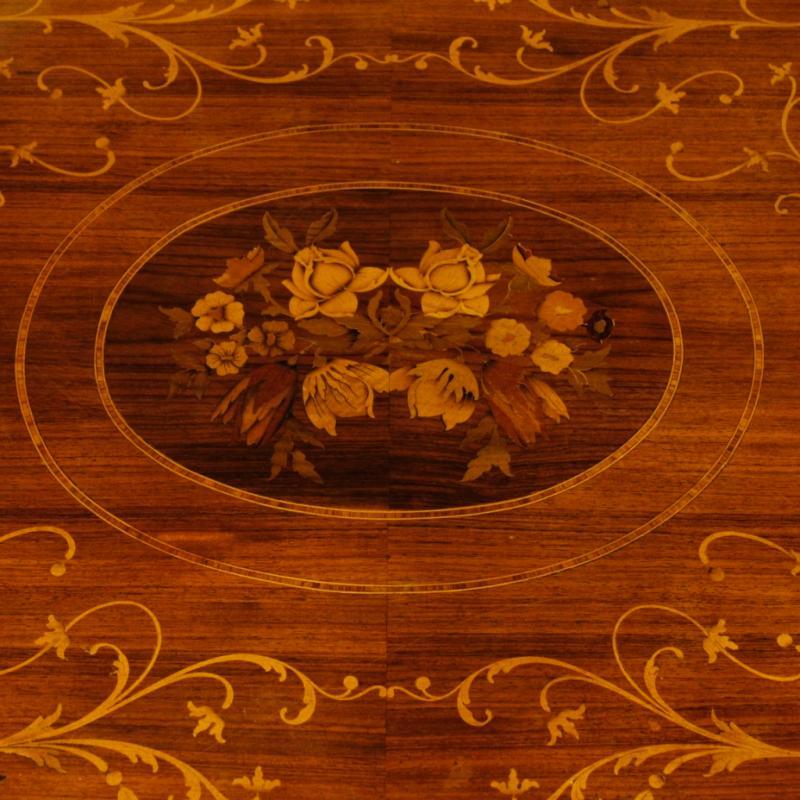 Italian Inlaid Dining Table In Rosewood, Walnut, Maple, Mahogany, Fruitwood in Louis XVI Style 20th Century