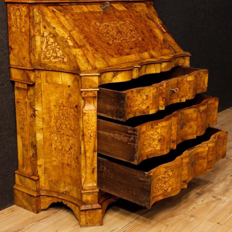 Italian Inlaid Trumeau In Walnut, Burl, Maple Wood From 20th Century