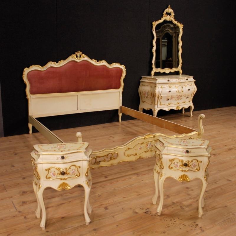Venetian Dresser In Lacquered, Painted, Gilt Wood With 4 Drawers from 20th Century