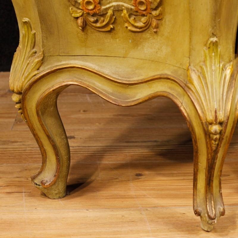 Venetian Chest Of Drawers In Lacquered And Gilt Wood From 20th Century