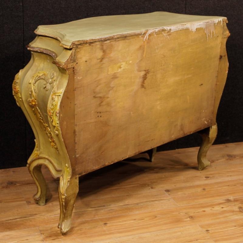 Venetian Chest Of Drawers In Lacquered And Gilt Wood From 20th Century