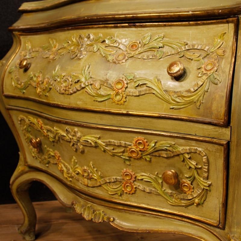 Venetian Chest Of Drawers In Lacquered And Gilt Wood From 20th Century