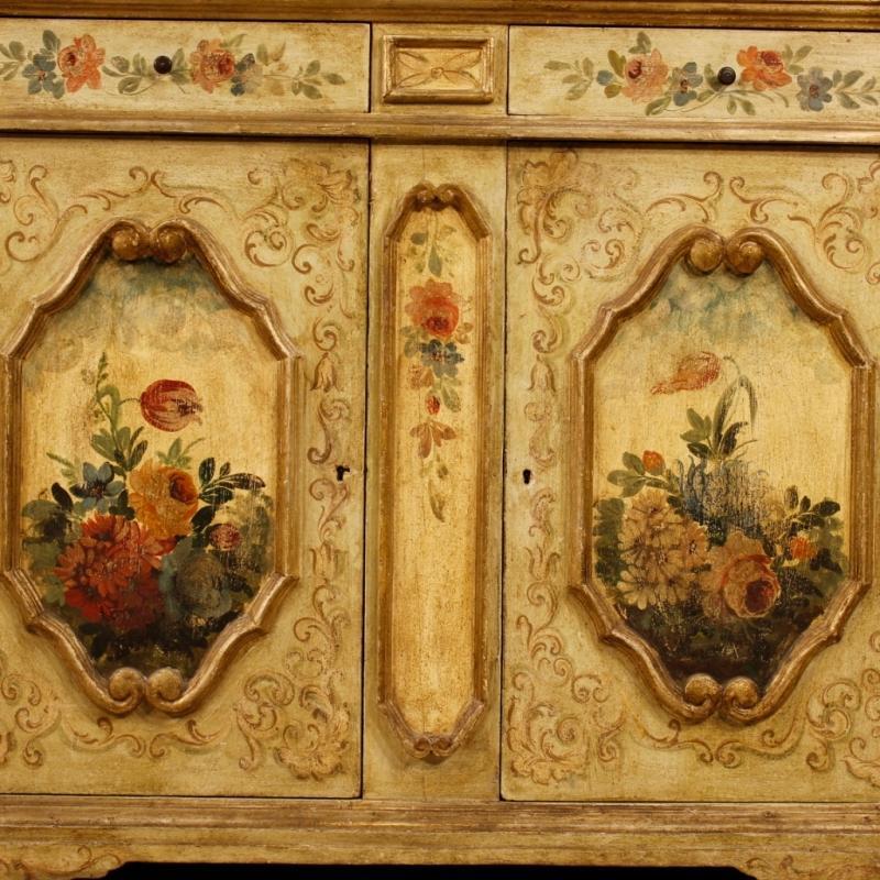 Venetian Sideboard In Lacquered And Painted Wood With Floral Decorations From 20th Century