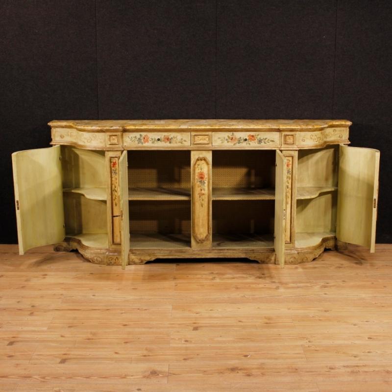 Venetian Sideboard In Lacquered And Painted Wood With Floral Decorations From 20th Century