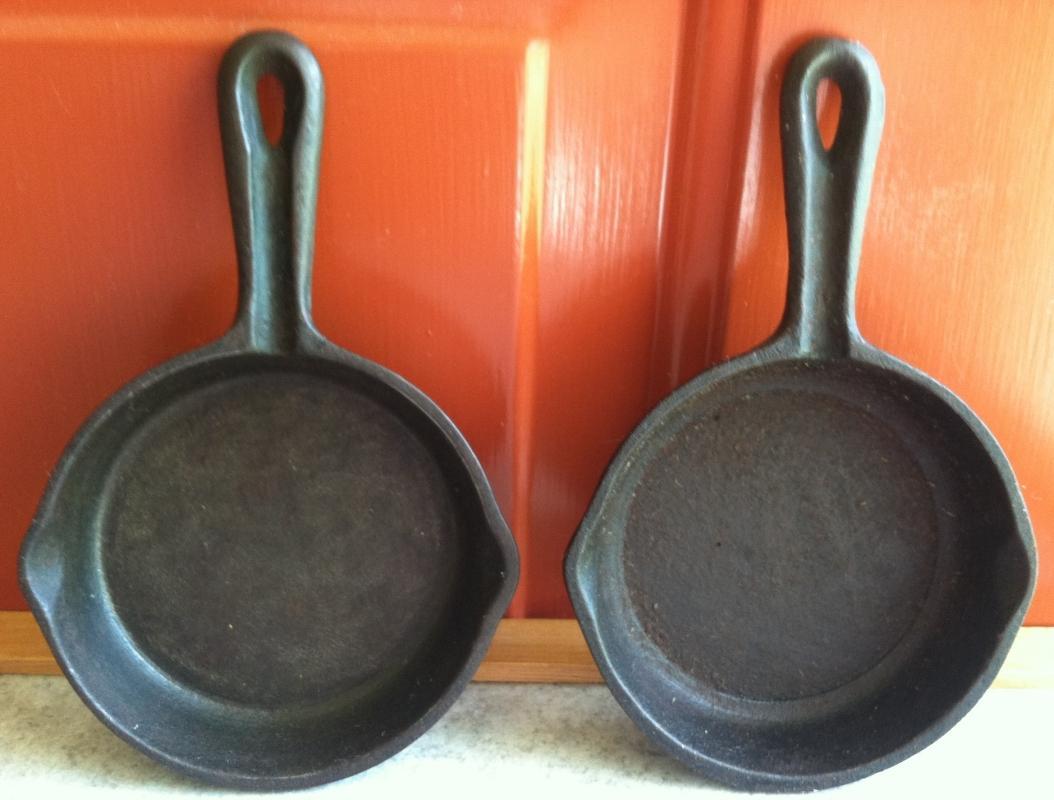 2 Vintage Miniature Cast Iron Fry Pan Ashtrays ~
