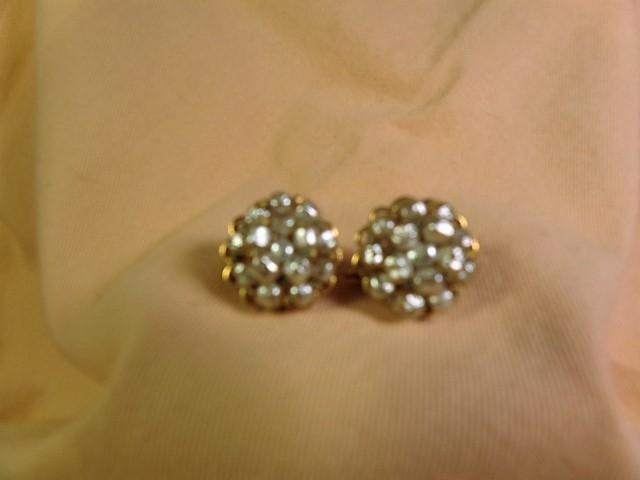 Mariam Haskell Pearl earrings