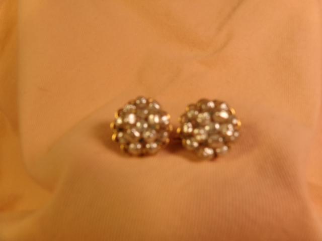 Mariam Haskell Pearl earrings