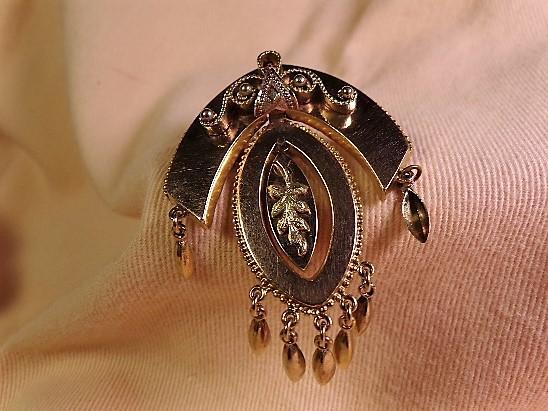 Victorian 9kt. Gold Brooch Pin