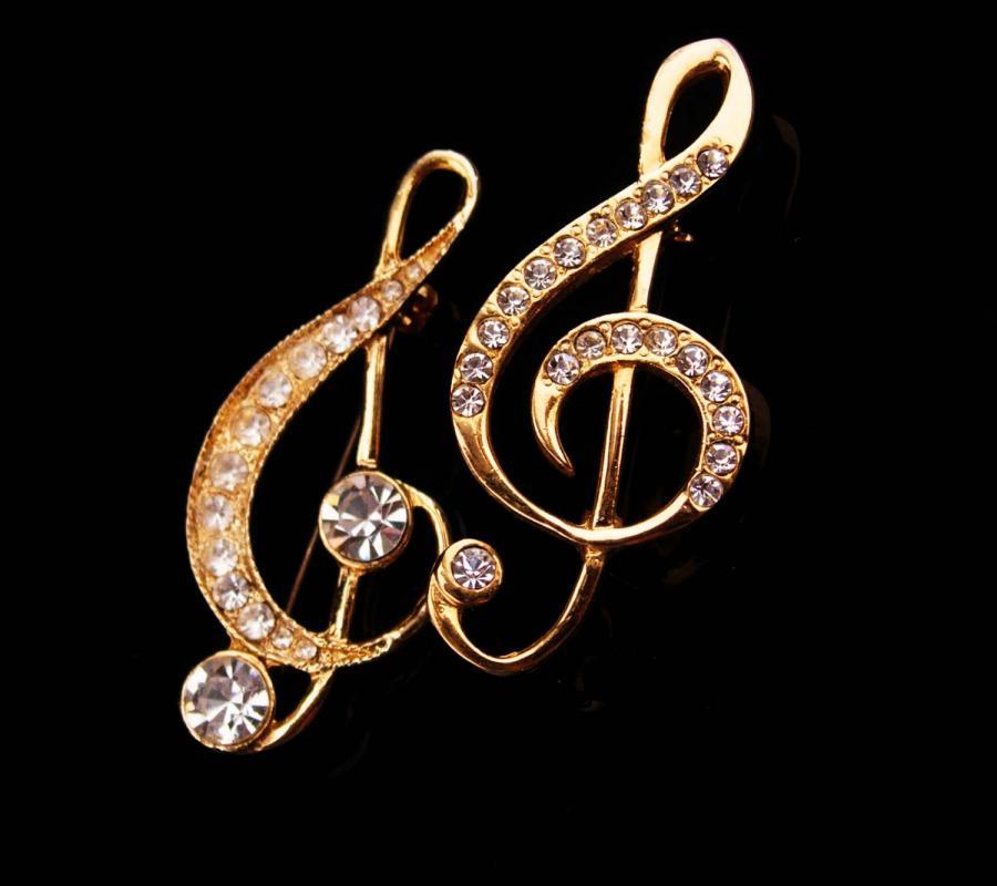 2 Music notes Brooch / vintage pair pins / music teacher gift / Piano MUSICIAN / music instructor / teacher pin / gold pin/ music lover