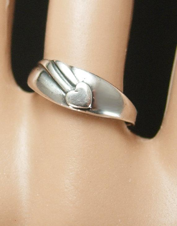 Promise ring Vintage ring Sterling ring Sweetheart Ring Friendship ring modernist heart Band Birthday Hearts Flowers Love size 6 1/4