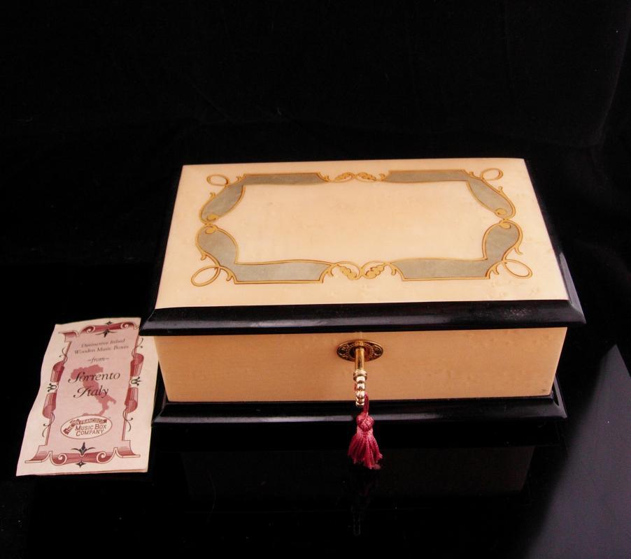 San Francisco Music Box Sorrento Italy / Edelweiss/ Donato Maresca / vintage Marquetry wood / anniversary gift / original key jewelry box