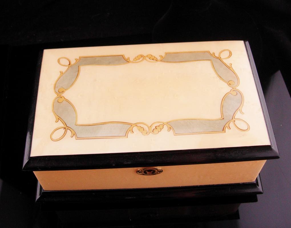 San Francisco Music Box Sorrento Italy / Edelweiss/ Donato Maresca / vintage Marquetry wood / anniversary gift / original key jewelry box