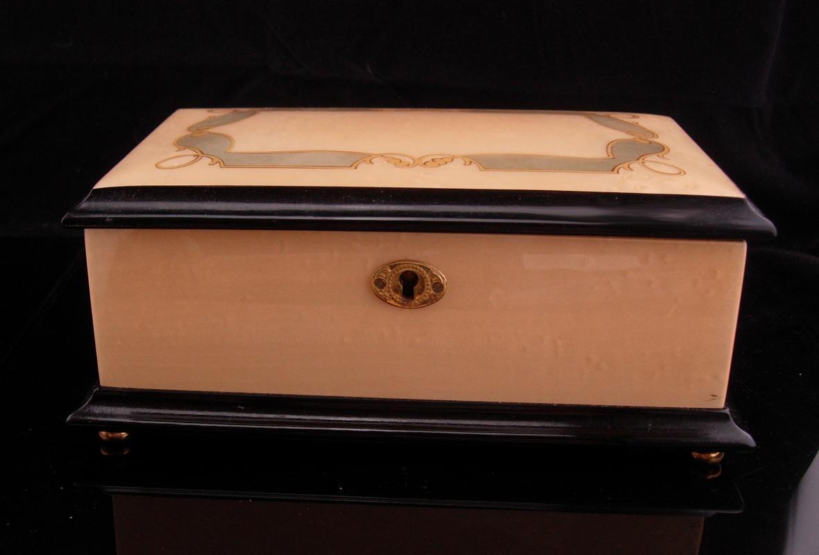 San Francisco Music Box Sorrento Italy / Edelweiss/ Donato Maresca / vintage Marquetry wood / anniversary gift / original key jewelry box