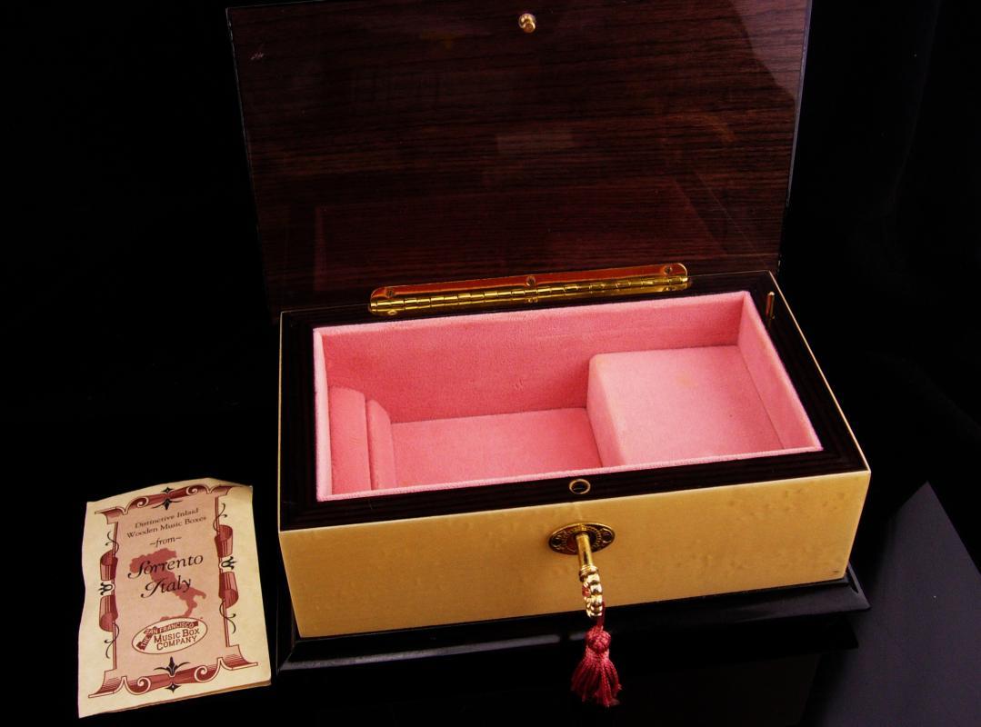 San Francisco Music Box Sorrento Italy / Edelweiss/ Donato Maresca / vintage Marquetry wood / anniversary gift / original key jewelry box