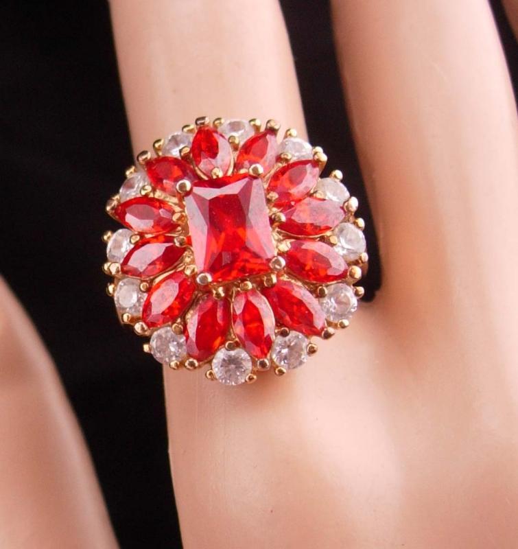 Garnet & Sterling Ring / Vintage cocktail Ring / statement Jewelry / Size 8 / January Birthstone 2nd wedding anniversary Capricorn aquarius