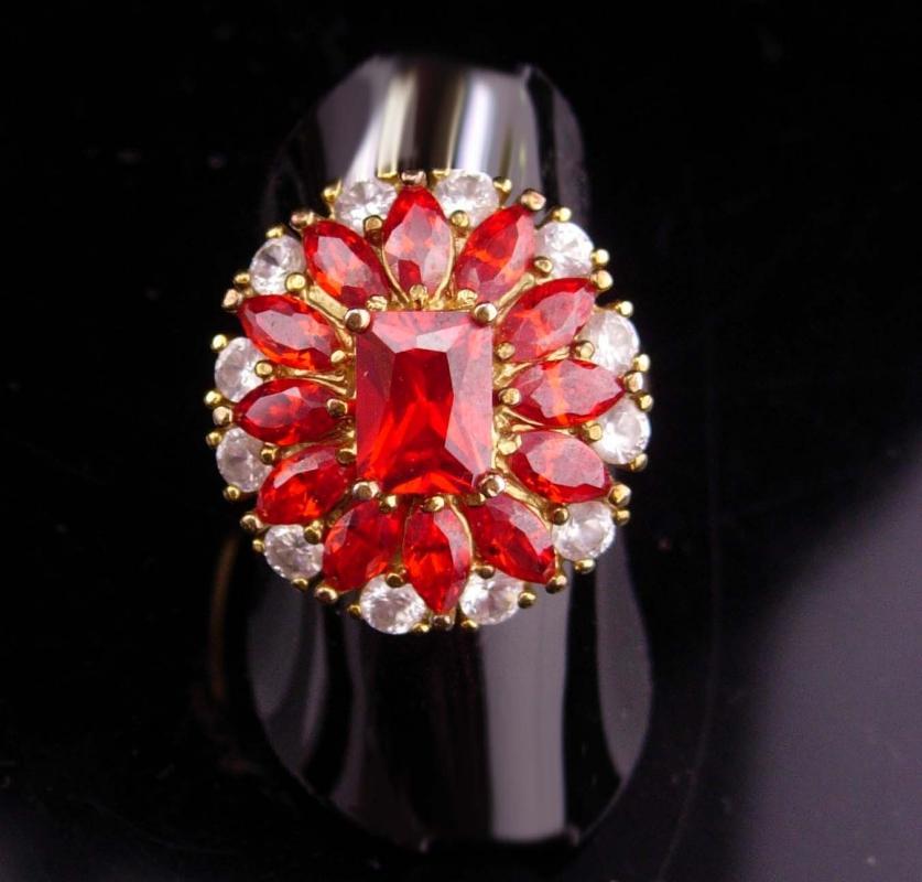 Garnet & Sterling Ring / Vintage cocktail Ring / statement Jewelry / Size 8 / January Birthstone 2nd wedding anniversary Capricorn aquarius