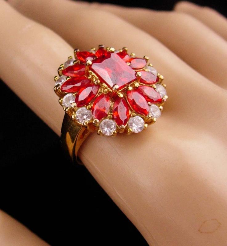 Garnet & Sterling Ring / Vintage cocktail Ring / statement Jewelry / Size 8 / January Birthstone 2nd wedding anniversary Capricorn aquarius