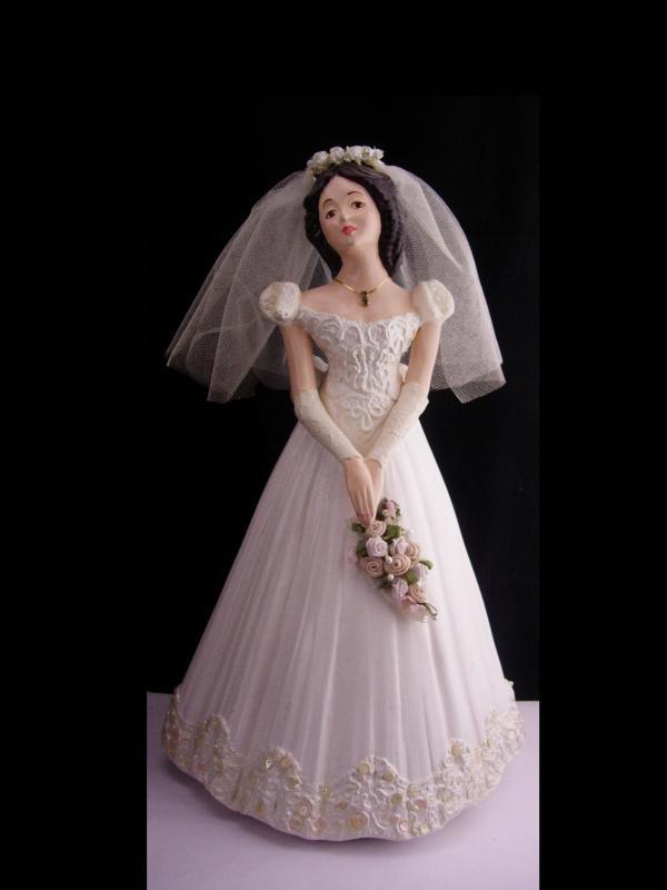 Vintage Bride Centerpiece / Ceramic Bride Doll / wedding tabletop / bridal bouquet / Bride figurine / bridal veil / cake topper