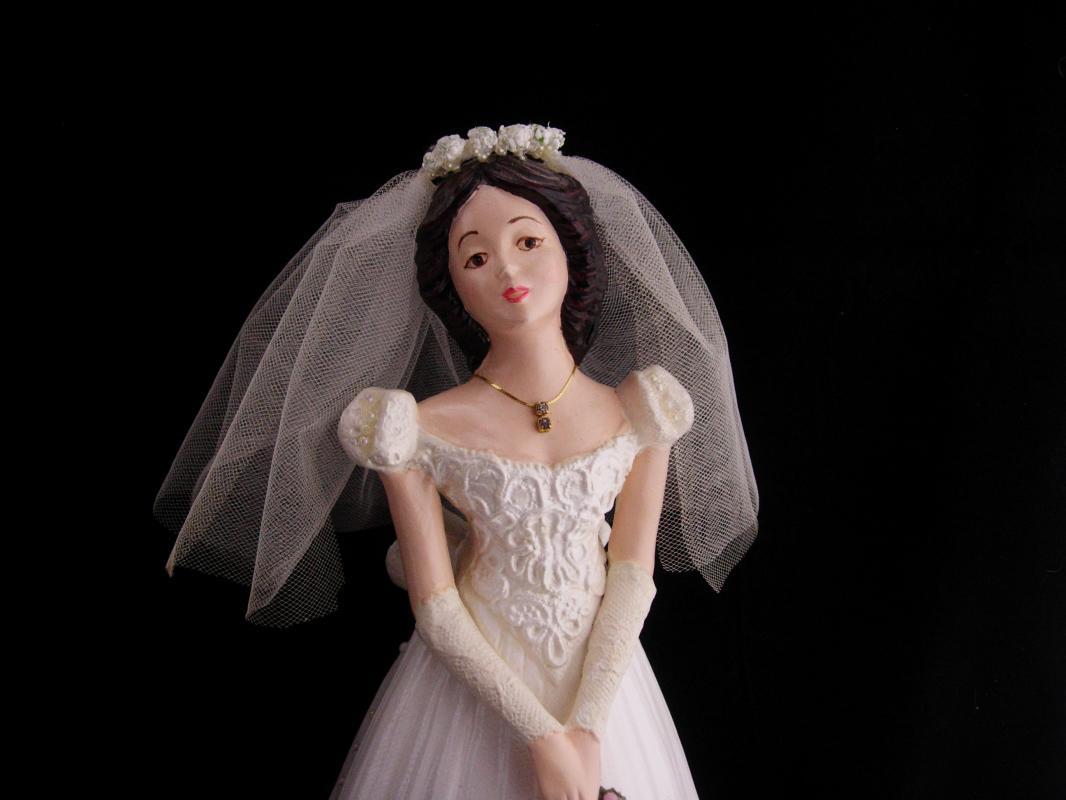 Vintage Bride Centerpiece / Ceramic Bride Doll / wedding tabletop / bridal bouquet / Bride figurine / bridal veil / cake topper