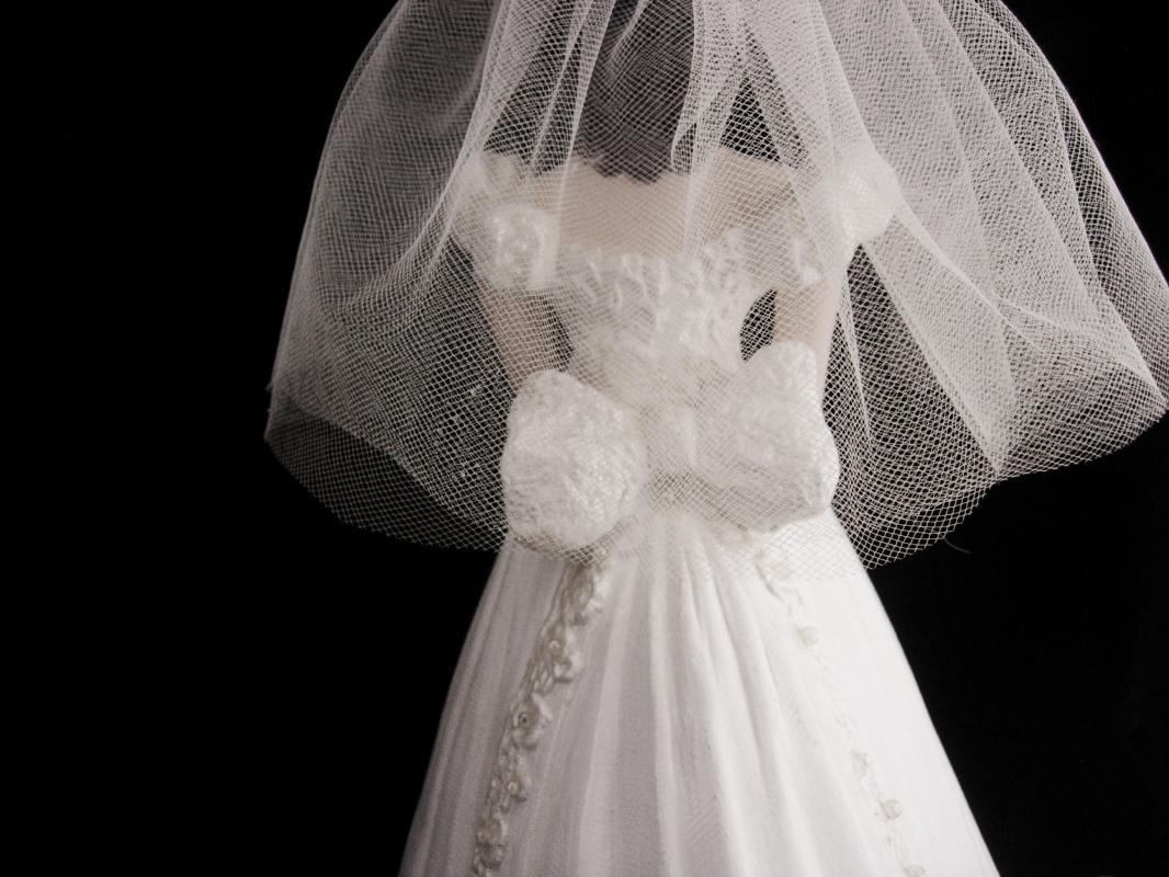 Vintage Bride Centerpiece / Ceramic Bride Doll / wedding tabletop / bridal bouquet / Bride figurine / bridal veil / cake topper