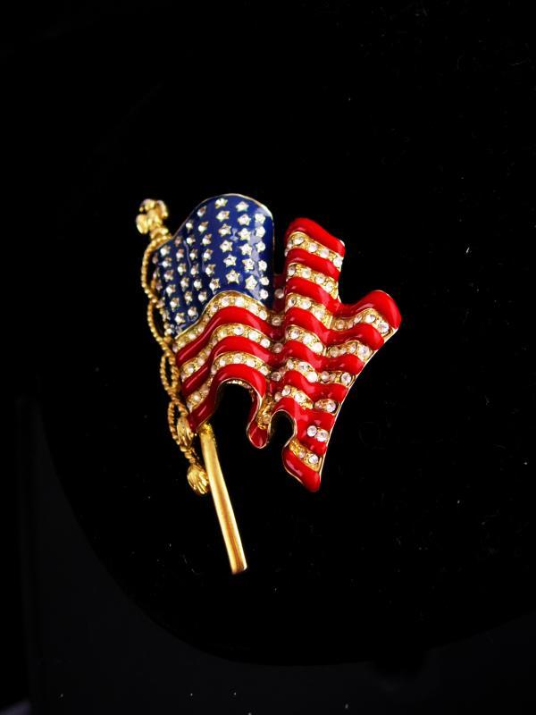 FABULOUS Vintage Flag Brooch / Rhinestone Eagle / Patriotic jewelry / signed pin / Flag lapel pin / red White Blue jewelry political brooch