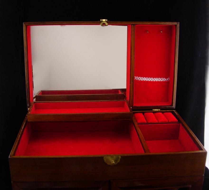 Large Asian Jewelry Box / chinese lacquer / vintage oriental box / wood jewelry chest / geisha top / figural box / anniversary gift for her