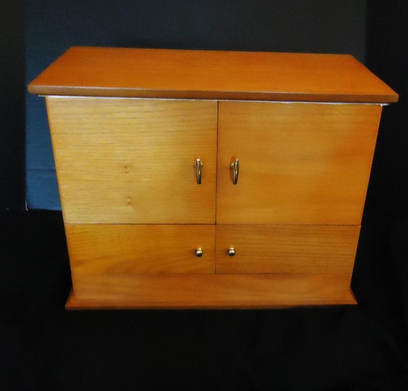 Huge Cosmetic organizer / wood case / Lori Greiner / never used / maple color / vanity accessory / gift for her danish modern design 16x12x8