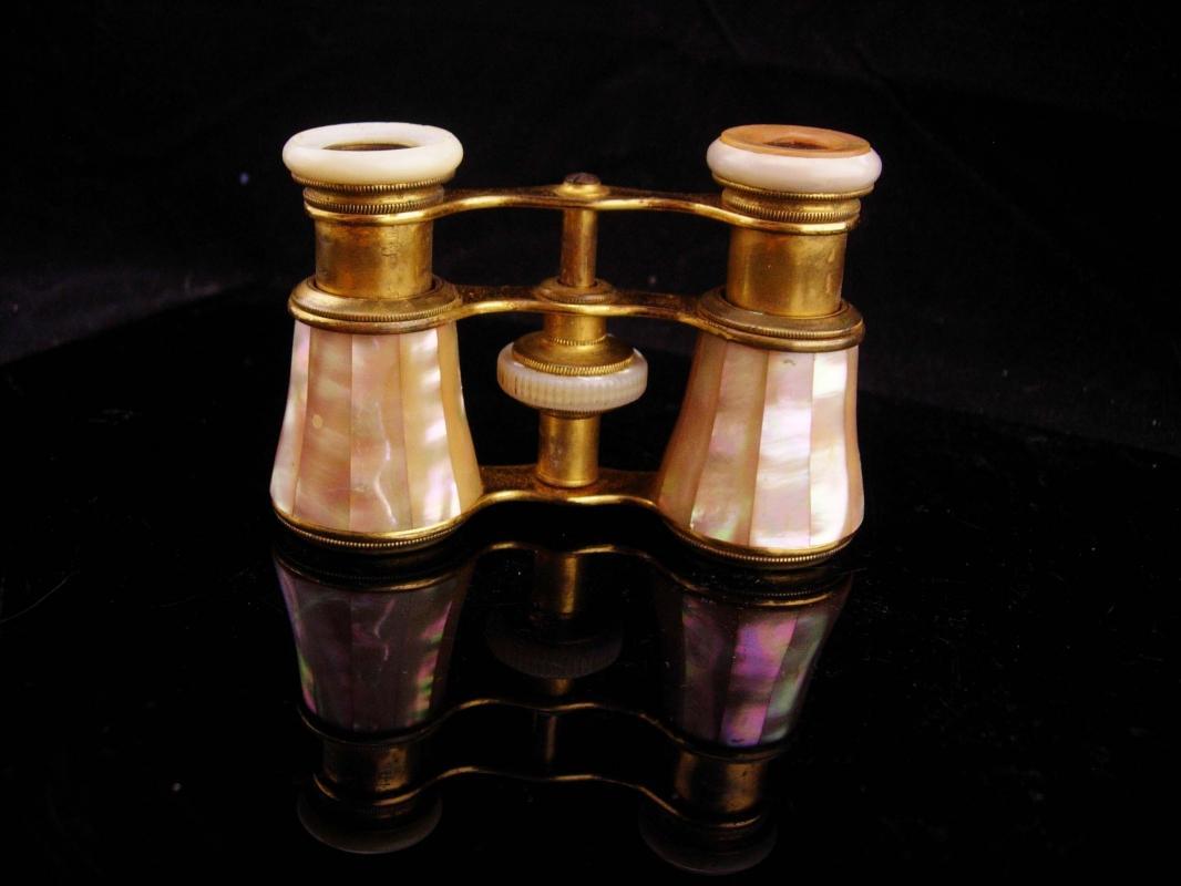 Antique Opera glasses / bird watcher gift / victorian jumelles glasses / Mother of pearl / Paris chevalier glasses / steampunk gift