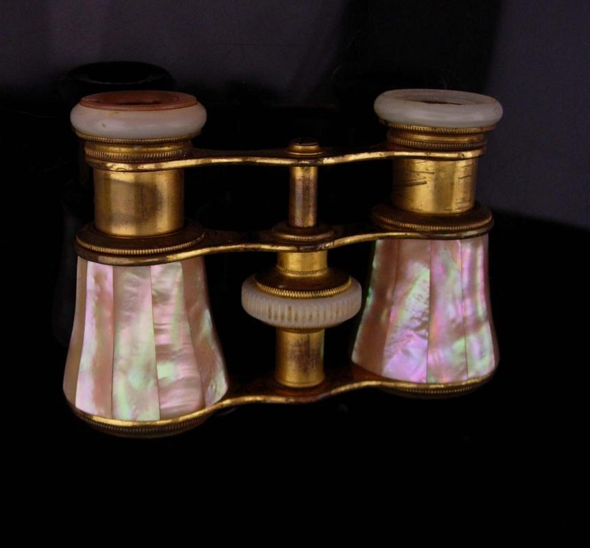 Antique Opera glasses / bird watcher gift / victorian jumelles glasses / Mother of pearl / Paris chevalier glasses / steampunk gift