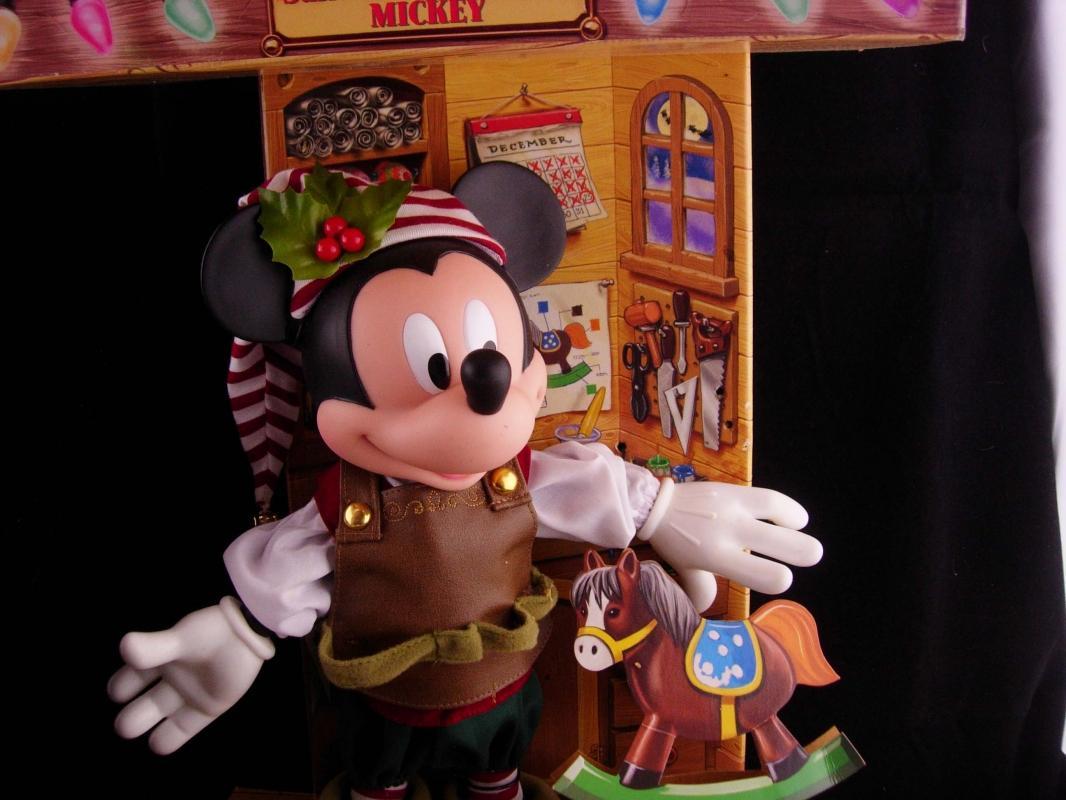 Vintage Mickey mouse / Santas helper / Original box / age 4 and up