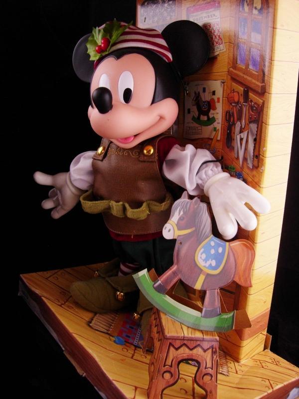 Vintage Mickey mouse / Santas helper / Original box / age 4 and up