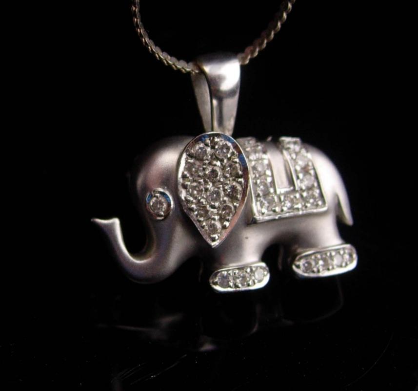 White Gold Elephant / 18Kt Elephant BROOCH Pendant / vintage Diamond Charm / Good Luck ELEPHANT / Republican gift / k18 Circus animal