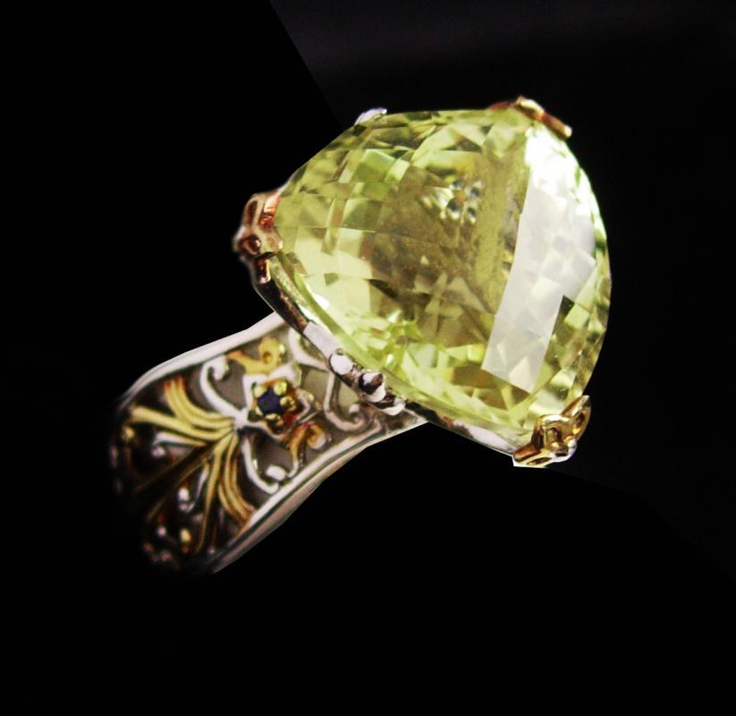 HUGE 4CT peridot ring / Cushion cut Cocktail Ring / Vintage Sapphire Sterling ring / Size 7 1/2 / 1st anniversary / August /virgo birthday