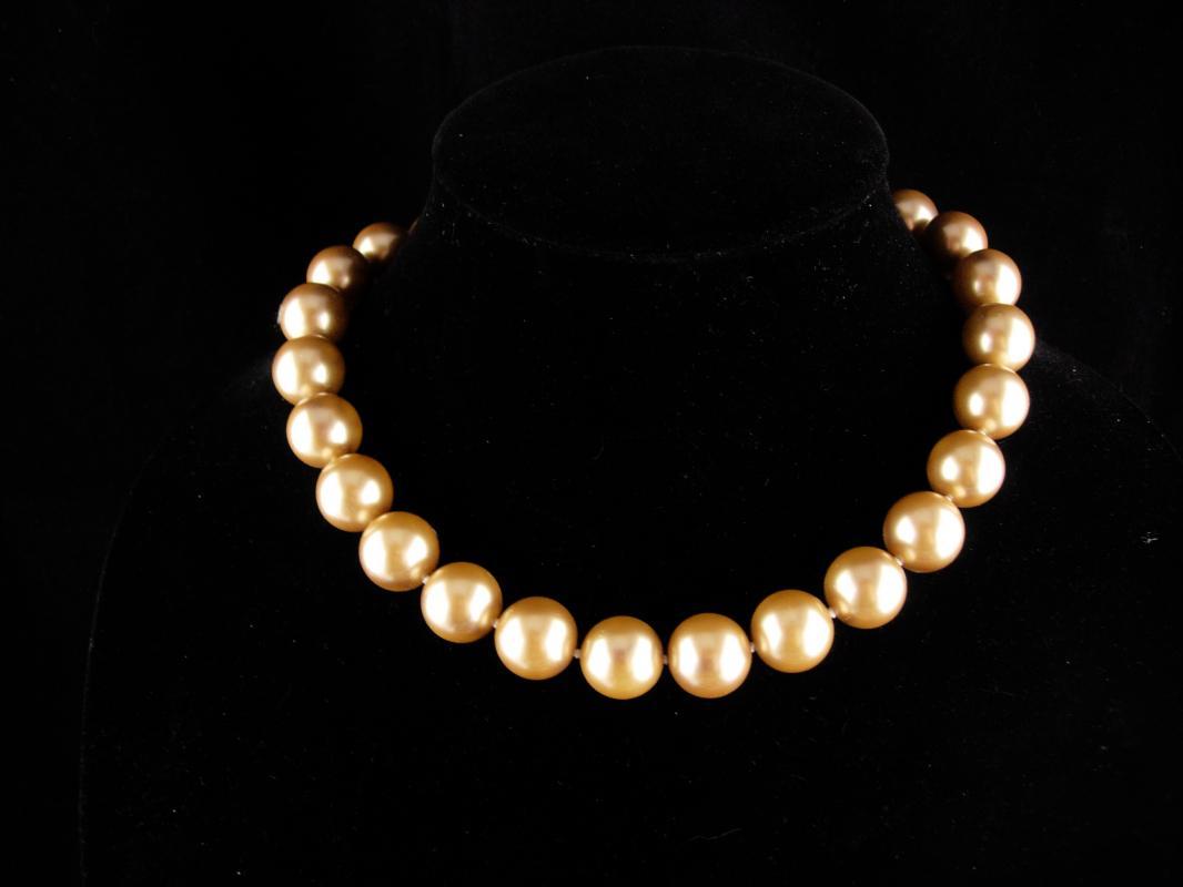 HUGE pearl necklace / 15mm hand knotted choker / 16