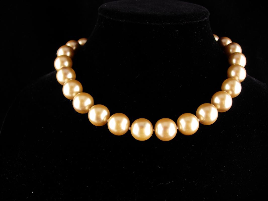 HUGE pearl necklace / 15mm hand knotted choker / 16