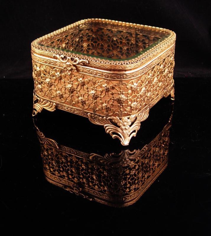 Antique Box / Wedding Jewelry Casket / ormolu footed box / Original lining / Trinket box Vanity box Victorian Ring casket