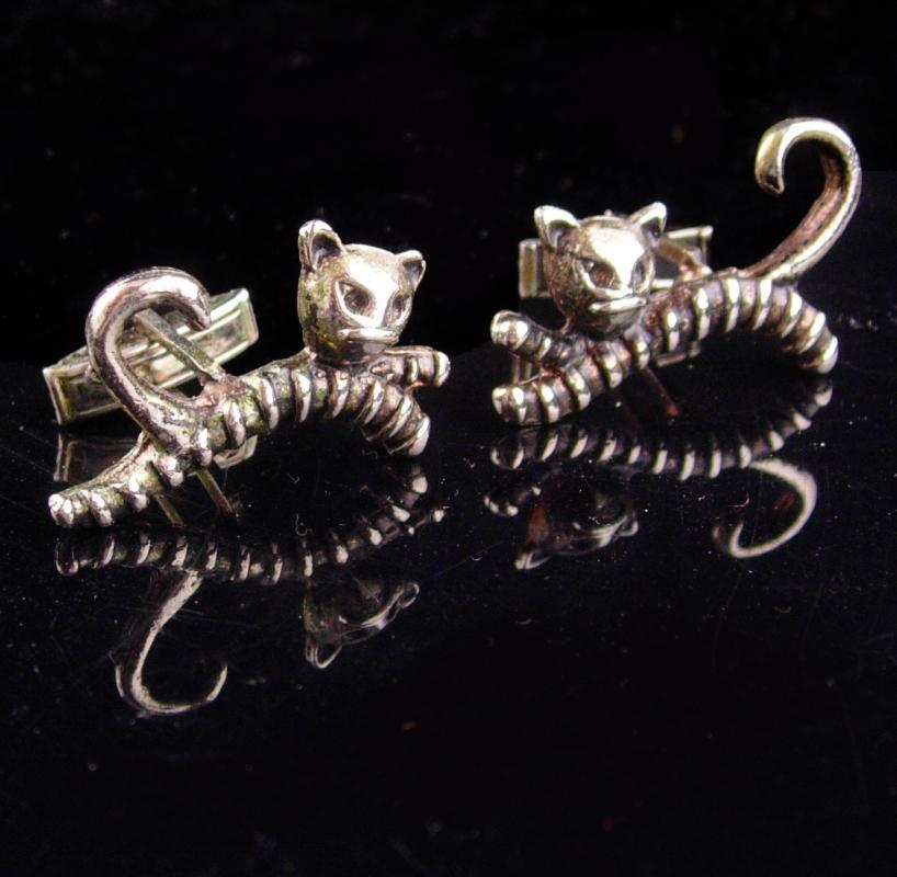 vintage Black cat cufflinks / Halloween cat set / Vintage silver witch accessory / novelty set / burlesque groom gift