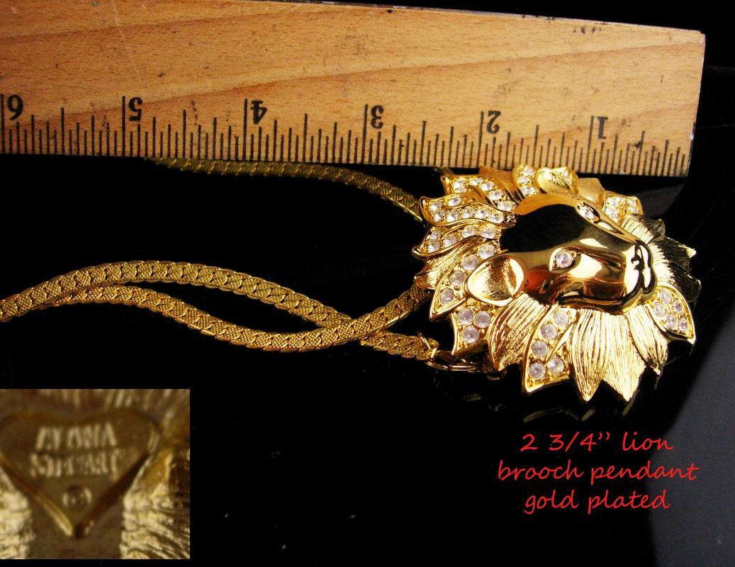 LEO lion Necklace / Vintage 30