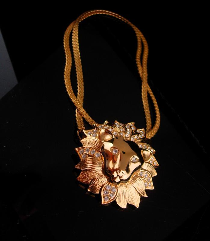 LEO lion Necklace / Vintage 30
