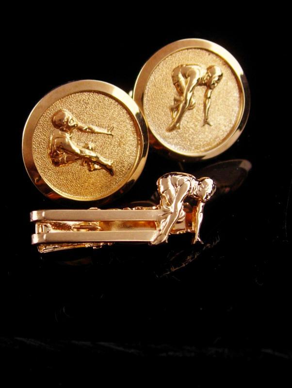 Vintage Marathon cufflinks / runner tie clip / Sports gift / Athletic set / gold track cufflinks / Cross country gift / sprinter cufflinks