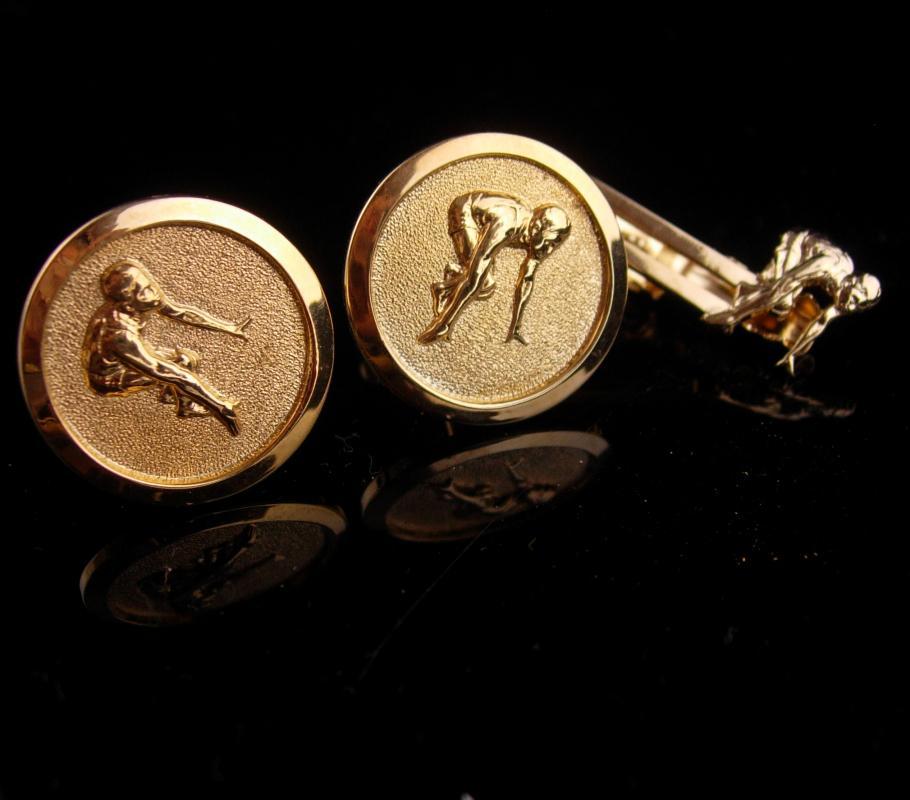 Vintage Marathon cufflinks / runner tie clip / Sports gift / Athletic set / gold track cufflinks / Cross country gift / sprinter cufflinks