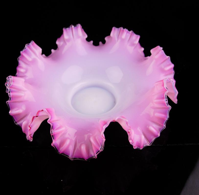 Light Pink crimped ruffled edge Bowl / large vintage 8