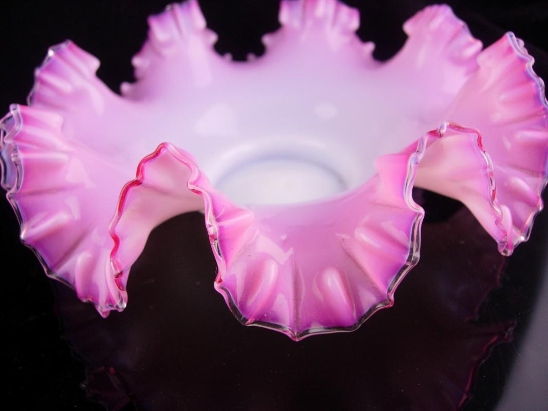 Light Pink crimped ruffled edge Bowl / large vintage 8