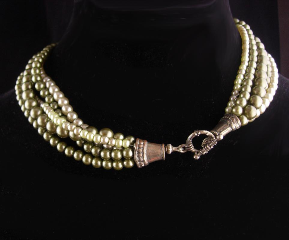 Chunky pearl necklace / 5 strand choker / vintage toggle clasp / green Wedding Jewelry / 16