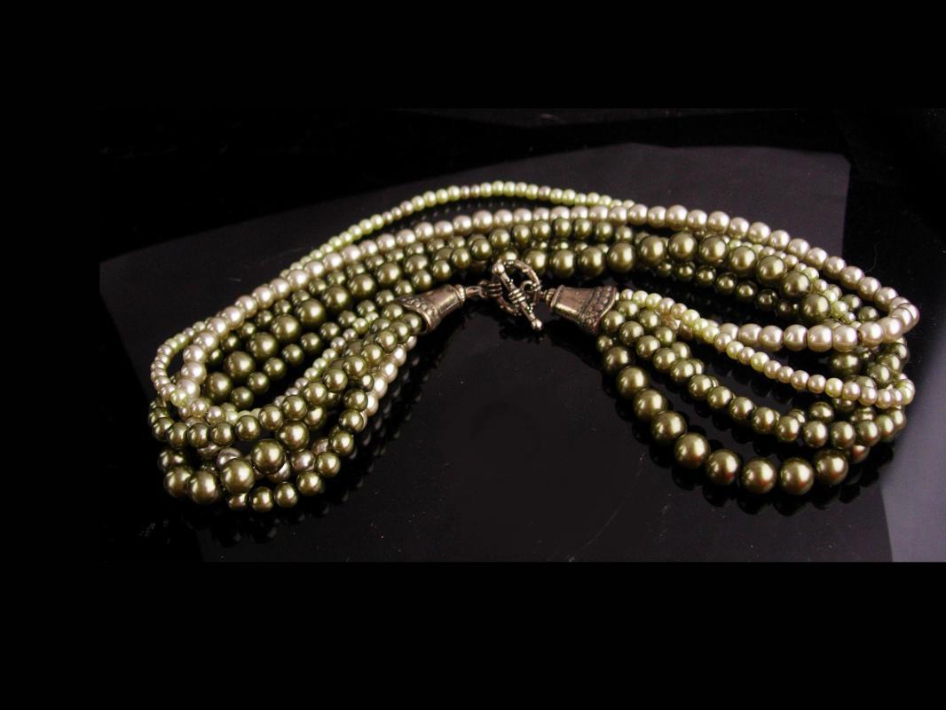 Chunky pearl necklace / 5 strand choker / vintage toggle clasp / green Wedding Jewelry / 16
