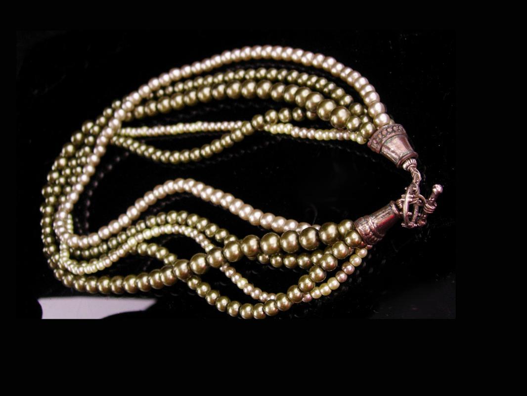 Chunky pearl necklace / 5 strand choker / vintage toggle clasp / green Wedding Jewelry / 16